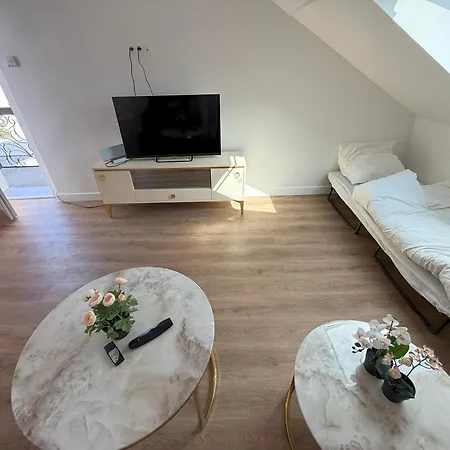 Du Bois Apartment *